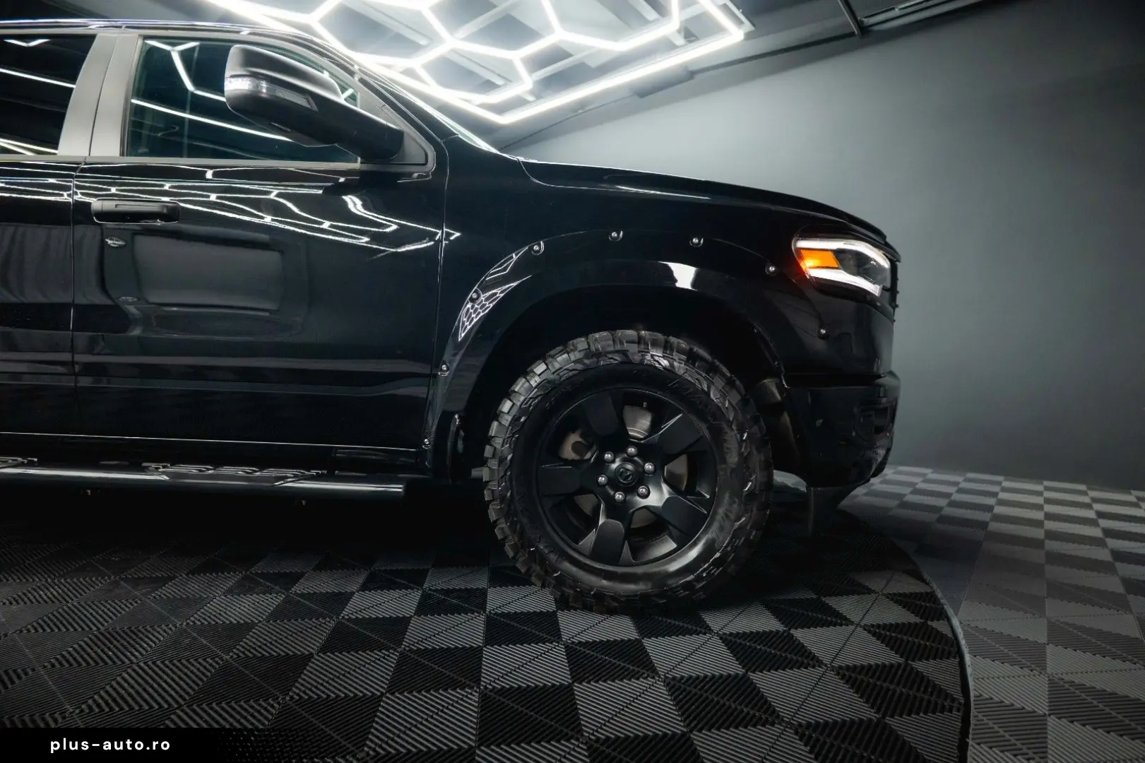 DODGE RAM 5.7 V8 HEMI 4x4 OFFROAD Night-Paket  LED 19%