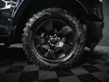 DODGE RAM 5.7 V8 HEMI 4x4 OFFROAD Night-Paket  LED 19%