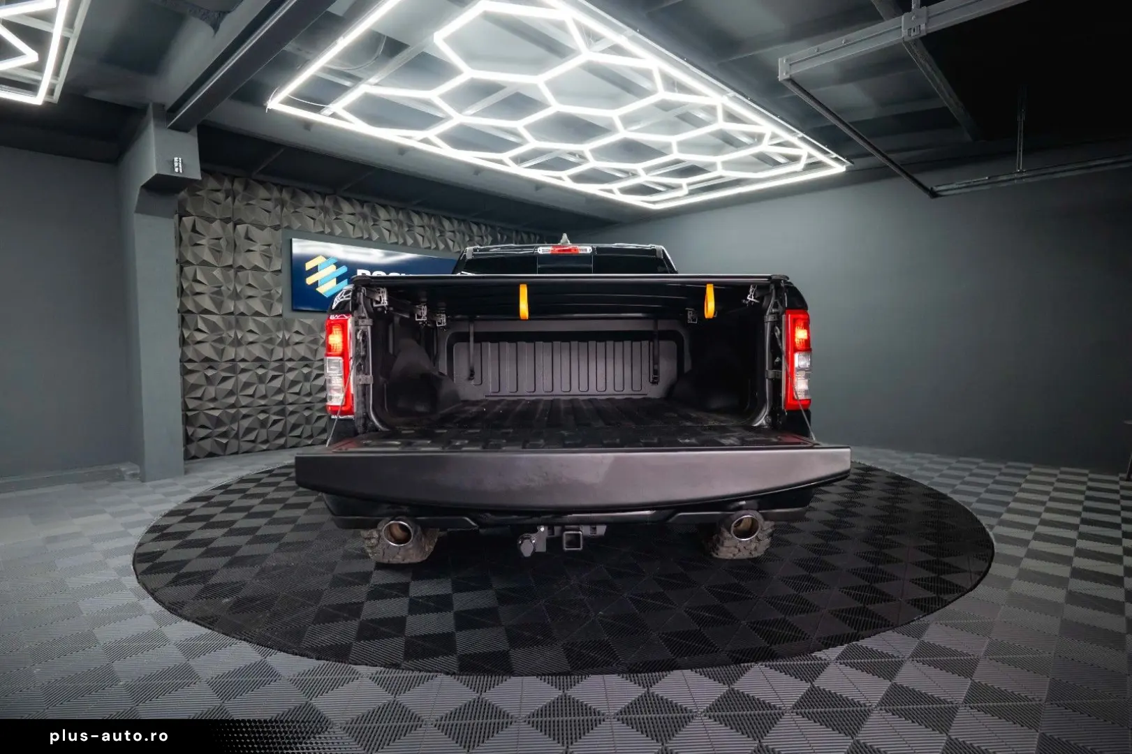 DODGE RAM 5.7 V8 HEMI 4x4 OFFROAD Night-Paket  LED 19%