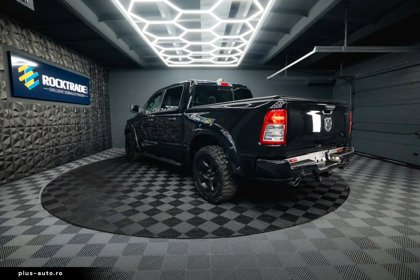 DODGE RAM 5.7 V8 HEMI 4x4 OFFROAD Night-Paket  LED 19%