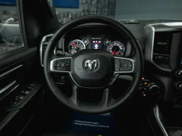 DODGE RAM 5.7 V8 HEMI 4x4 OFFROAD Night-Paket  LED 19%