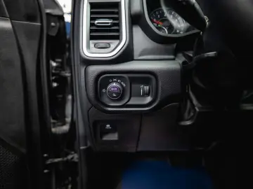 DODGE RAM 5.7 V8 HEMI 4x4 OFFROAD Night-Paket  LED 19%