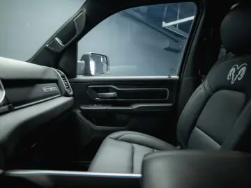 DODGE RAM 5.7 V8 HEMI 4x4 OFFROAD Night-Paket  LED 19%