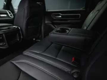 DODGE RAM 5.7 V8 HEMI 4x4 OFFROAD Night-Paket  LED 19%