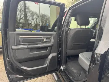 DODGE RAM 5.7 V8 Crew Cab Warlock LPG   NAP   Kamera v