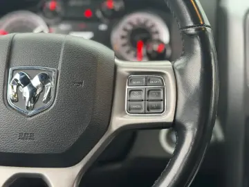 DODGE RAM 5.7 V8 Crew Cab Warlock LPG   NAP   Kamera v