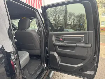 DODGE RAM 5.7 V8 Crew Cab Warlock LPG   NAP   Kamera v