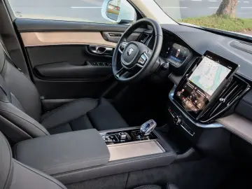 VOLVO XC90 T8 Recharge AWD Plus Dark Reskin NP  95.450