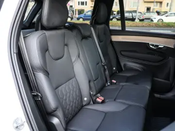 VOLVO XC90 T8 Recharge AWD Plus Dark Reskin NP  95.450