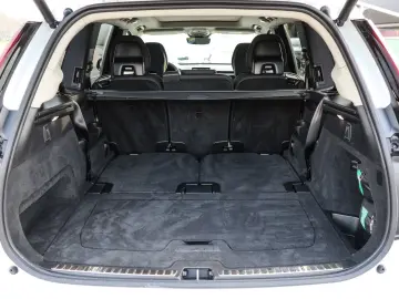 VOLVO XC90 T8 Recharge AWD Plus Dark Reskin NP  95.450