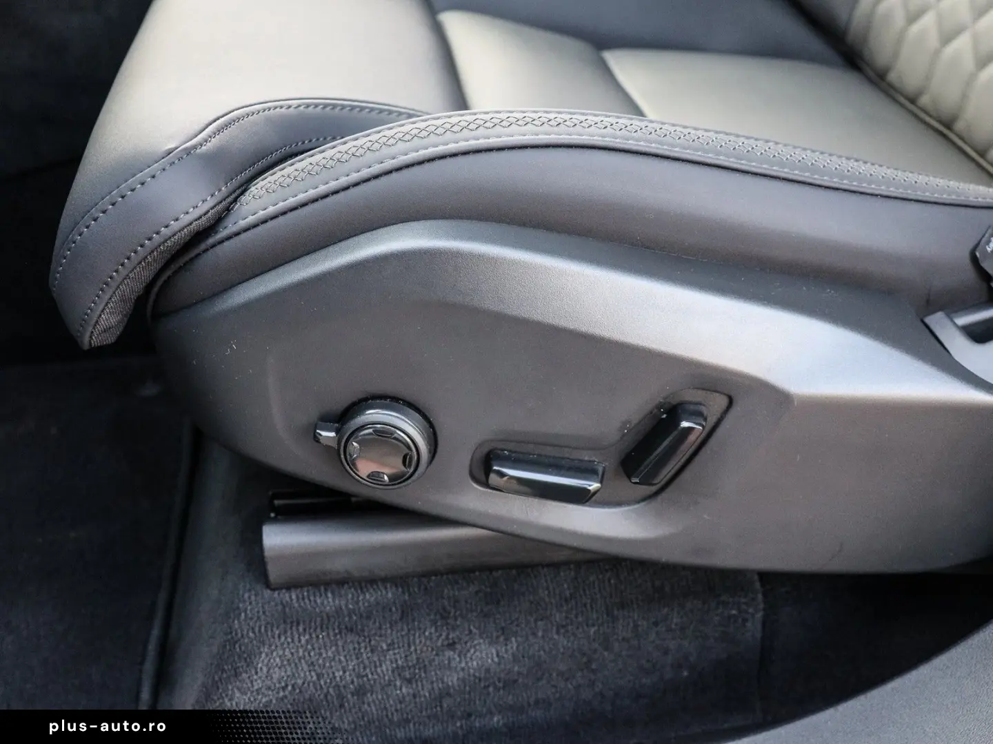 VOLVO XC90 T8 Recharge AWD Plus Dark Reskin NP  95.450