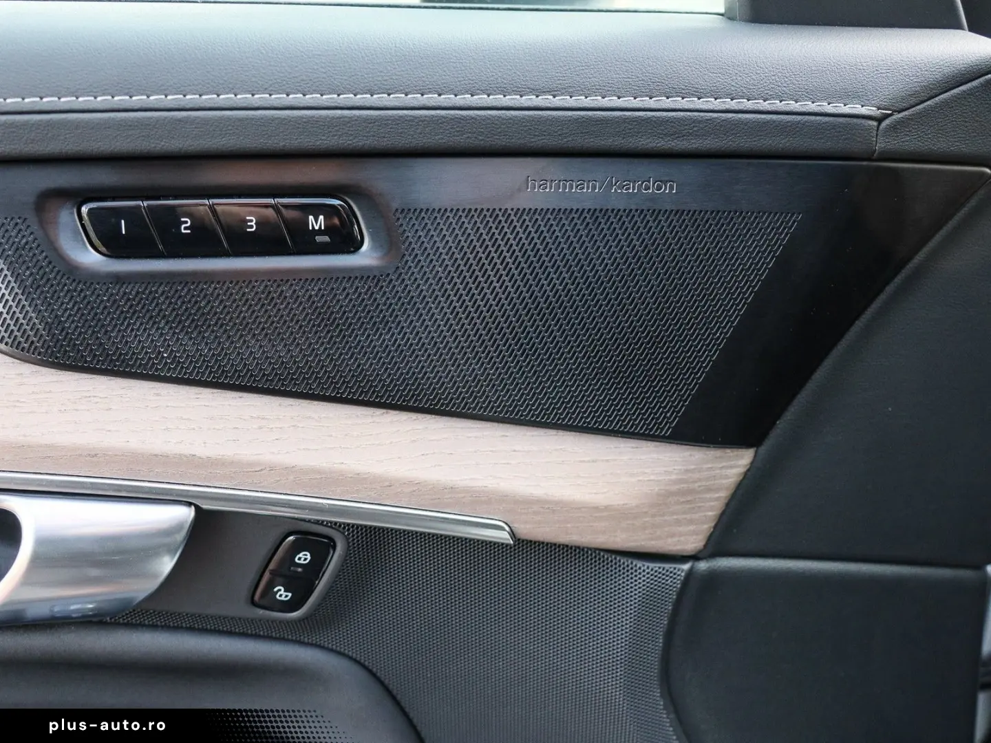 VOLVO XC90 T8 Recharge AWD Plus Dark Reskin NP  95.450