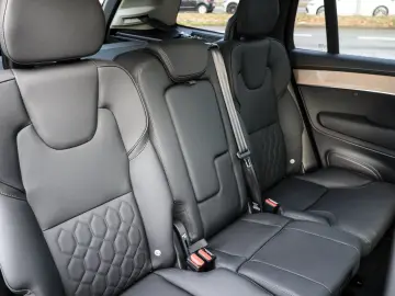 VOLVO XC90 T8 AWD Recharge Reskin Plus Dark NP 95.230