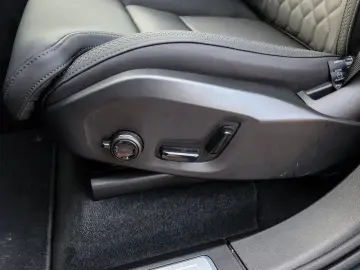 VOLVO XC90 T8 AWD Recharge Reskin Plus Dark NP 95.230