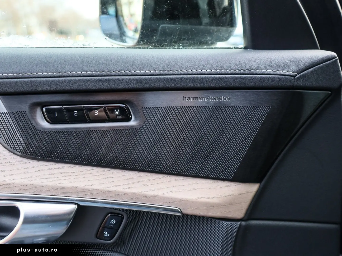 VOLVO XC90 T8 AWD Recharge Reskin Plus Dark NP 95.230