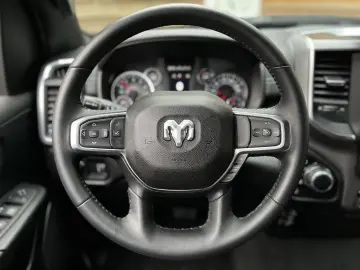 DODGE RAM 1500 OFFROAD 5.7L AHK 4x4 SZH Rollbar