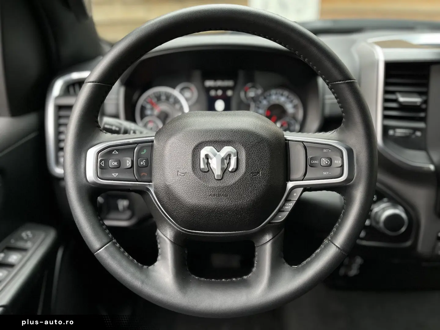 DODGE RAM 1500 OFFROAD 5.7L AHK 4x4 SZH Rollbar