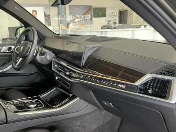 BMW X5 30d xDrive M Sport A-LED HUD AHK Dr.AProf HK