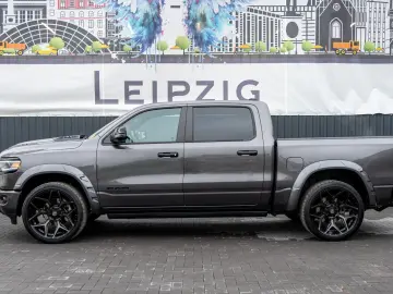 DODGE RAM Limited Night 5.7l Luft LPG ACC