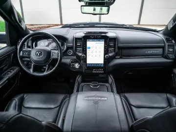 DODGE RAM Limited Night 5.7l Luft LPG ACC