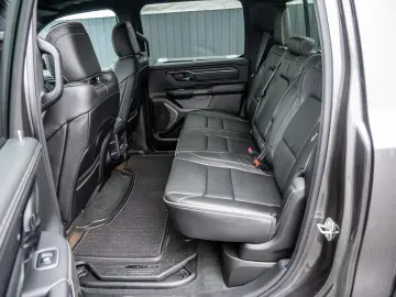 DODGE RAM Limited Night 5.7l Luft LPG ACC