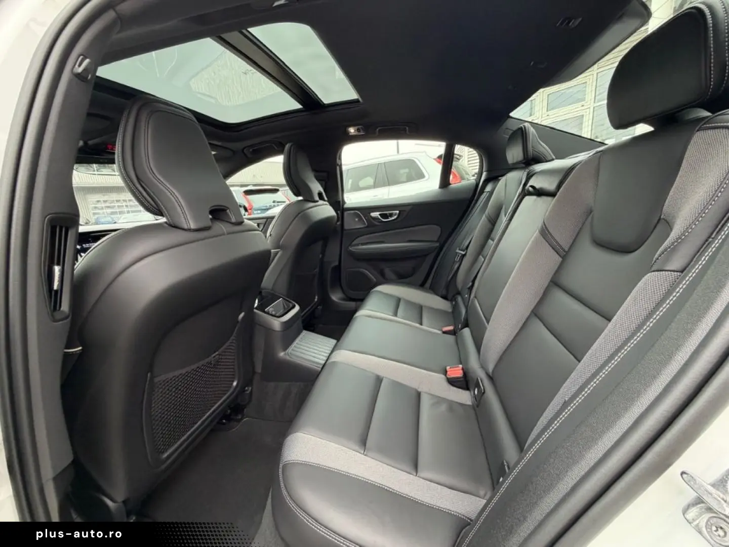 VOLVO S60 R Design Plug-In Hybrid T8 AWD El. Panodach