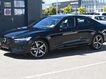 VOLVO S60 B4 Plus Dark LED PANO STHZ H&K 360 QI 19