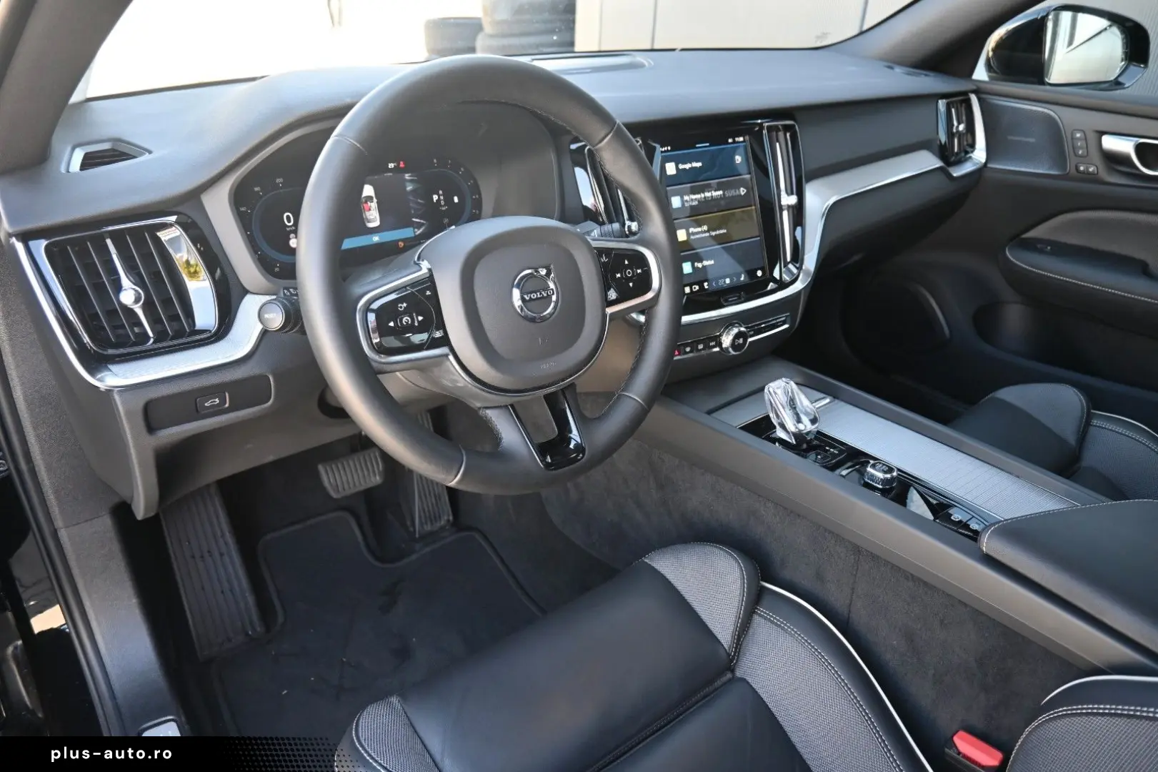 VOLVO S60 B4 Plus Dark LED PANO STHZ H&K 360 QI 19