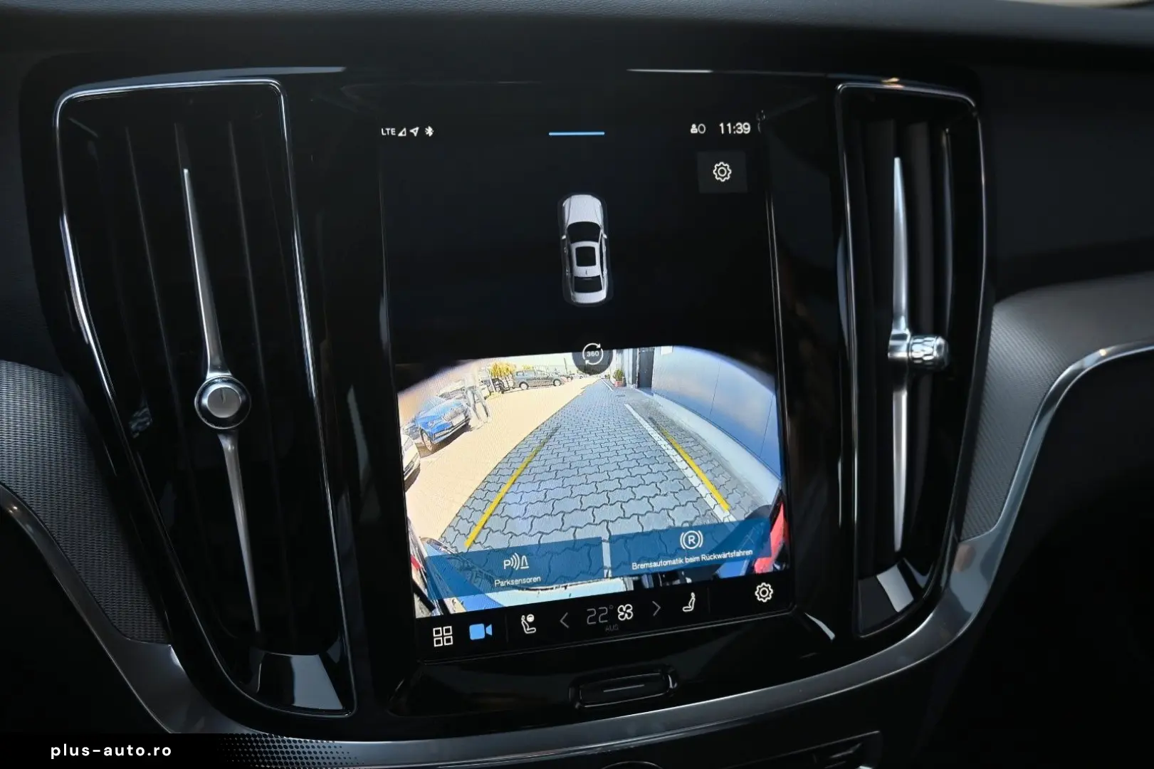 VOLVO S60 B4 Plus Dark LED PANO STHZ H&K 360 QI 19