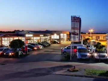 VOLVO S60 B4 Plus Dark LED PANO STHZ H&K 360 QI 19