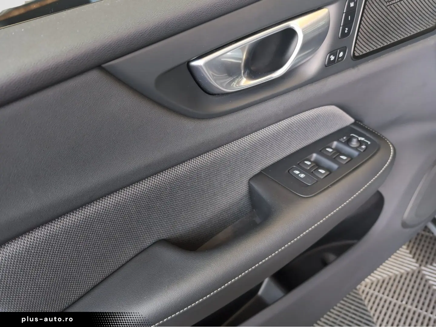 VOLVO S60 B4 Mild-Hybrid Benzin GT Plus Dark Standh.