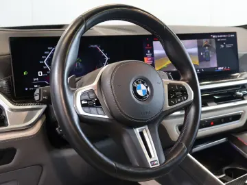 BMW X6 M60i DAP H K HUD GESTIK SOFT PANO SKY AHK 22