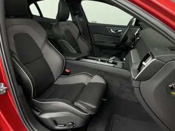 VOLVO S60 ULTIMATE DARK AWD 360  KAMERA LED HARMAN