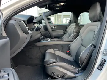 VOLVO S60 B4 B DKG PLUS DARK - Sofort lieferbar -