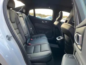 VOLVO S60 B4 B DKG PLUS DARK - Sofort lieferbar -