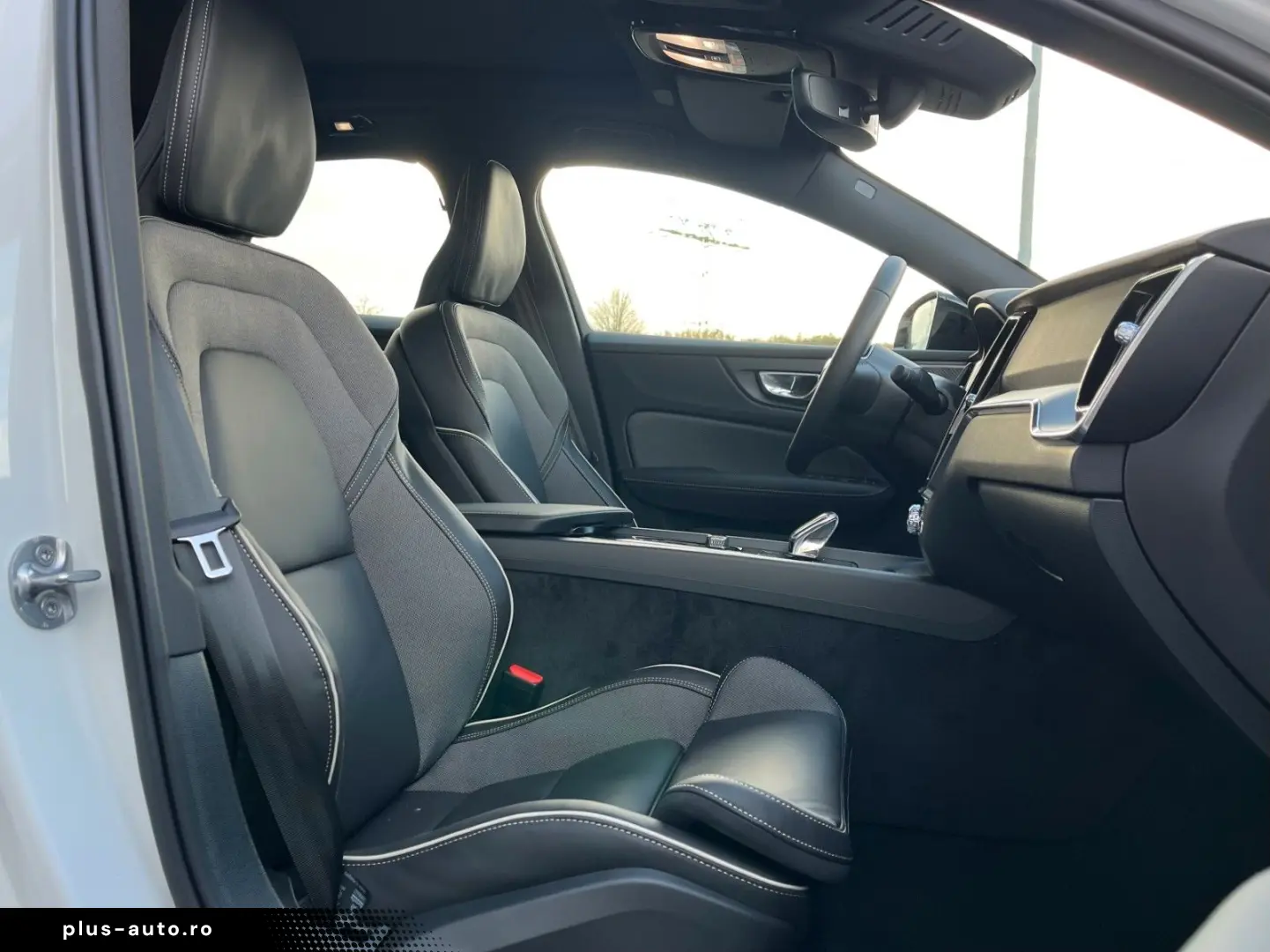 VOLVO S60 B4 B DKG PLUS DARK - Sofort lieferbar -