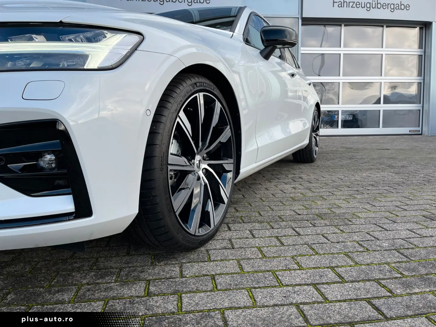 VOLVO S60 B4 B DKG PLUS DARK - Sofort lieferbar -