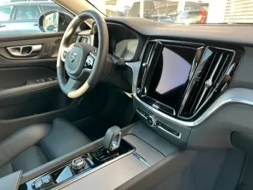 VOLVO S60 Lim. B4 Plus Dark ACC 19 Frontscheibenhzg