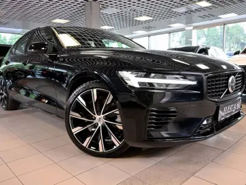 VOLVO AWD T8 H&K HUD PANO 360c Ultimate Dark