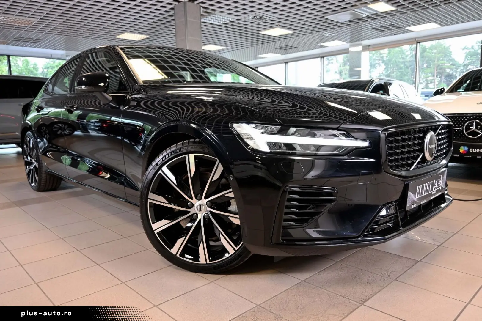 VOLVO AWD T8 H&K HUD PANO 360c Ultimate Dark