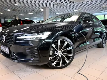 VOLVO AWD T8 H&K HUD PANO 360c Ultimate Dark