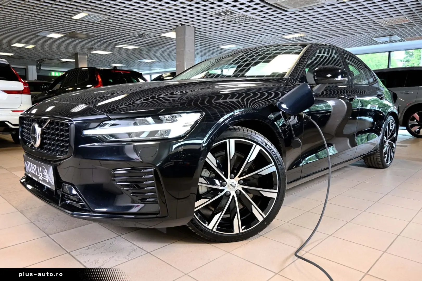 VOLVO AWD T8 H&K HUD PANO 360c Ultimate Dark