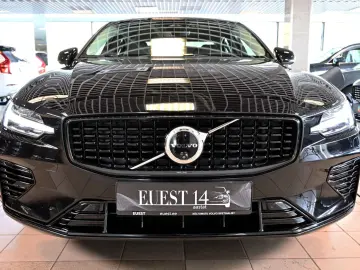 VOLVO AWD T8 H&K HUD PANO 360c Ultimate Dark