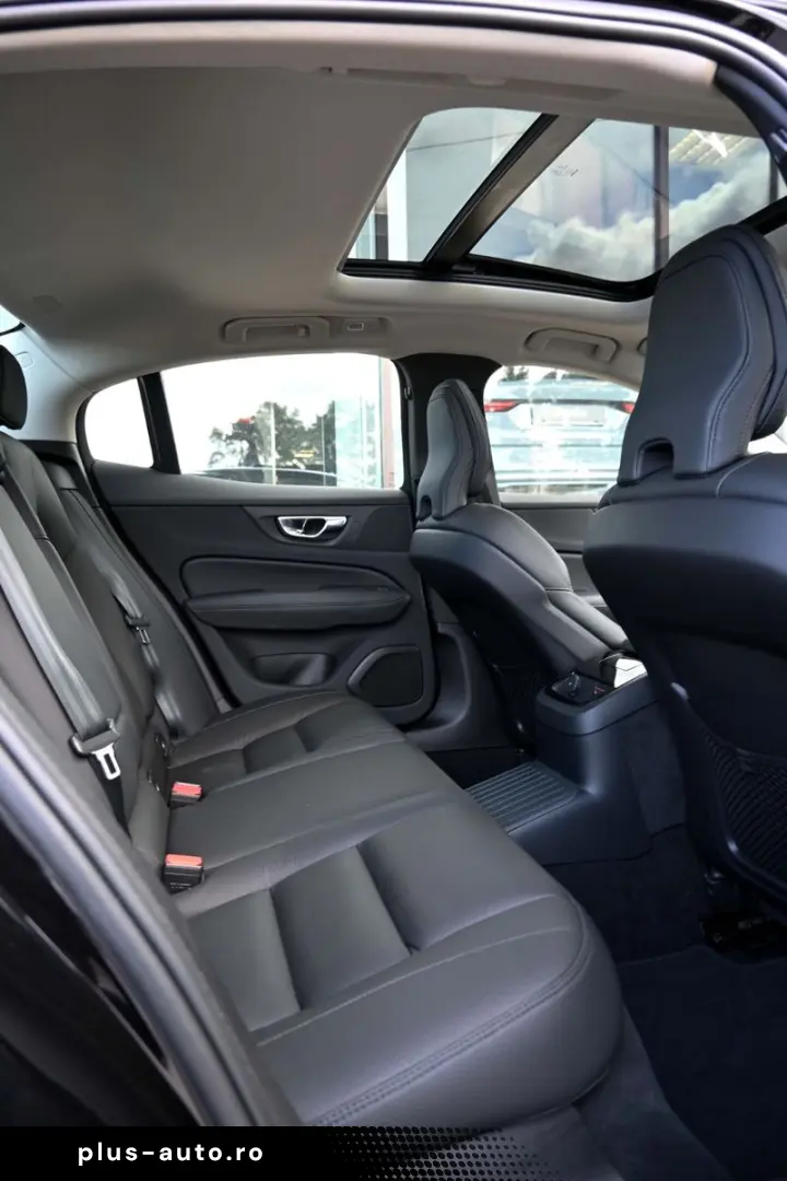 VOLVO AWD T8 H&K HUD PANO 360c Ultimate Dark