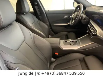BMW 320 d xDrive M Sport 360 DrivingProf 19  HeadUp