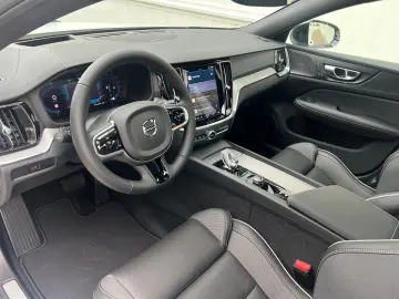 VOLVO S60 B5 AWD Geartronic Ultimate Dark -38%