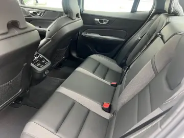 VOLVO S60 B5 AWD Geartronic Ultimate Dark -38%