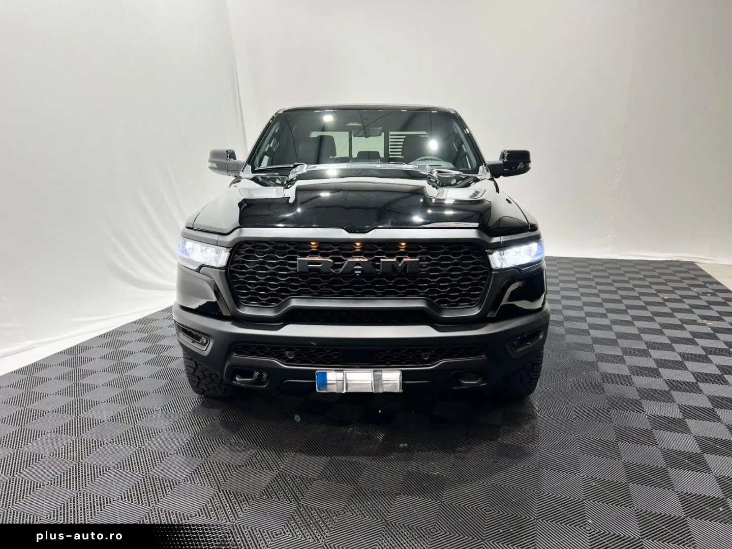 DODGE RAM 1500 Rebel Night Premium 3.0L MY25 RTR Umbau