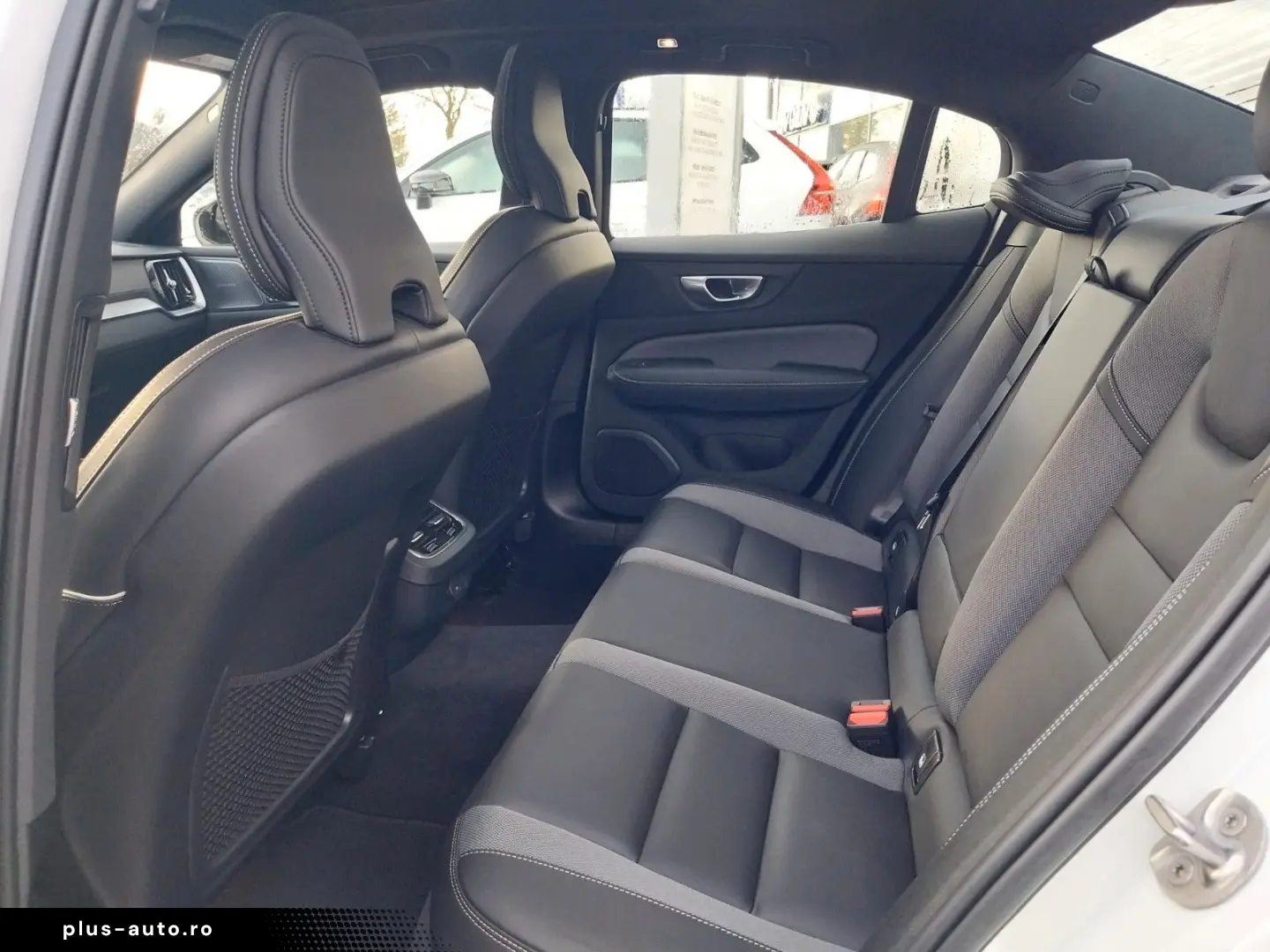 VOLVO S60 B5 Ultimate Dark AWD  Standheizung