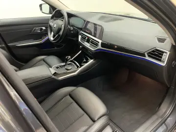 BMW 320 d xDrive Aut.Sport Line Navi Live Cockp.HIFI